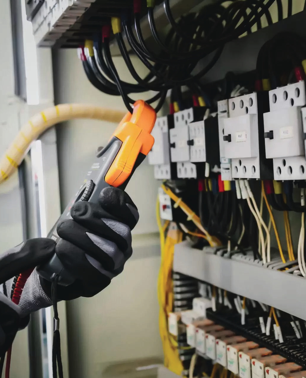 Electrical diagnostics on control panel using clamp meter